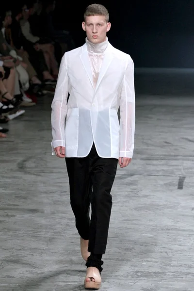 Look 8